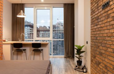 difference between vinyl and laminate flooring