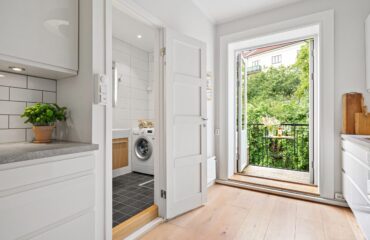 pexels-lisa-anna-901356985-19836848 waterproof flooring for kitchen and laundry rooms